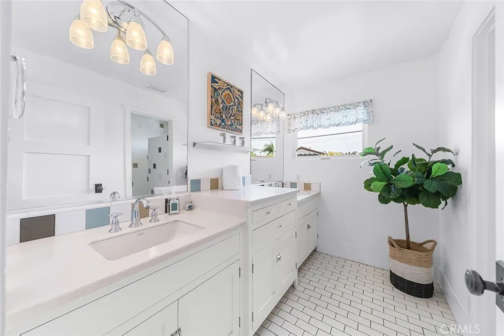 291 Argonne Avenue, Long Beach, California 90803 home-pic-33